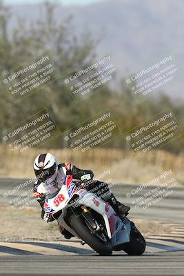 media/Dec-01-2025-Moto Forza (Mon) [[2daa91e15f]]/1-Advanced Group/Session 3 (Turn 3)/